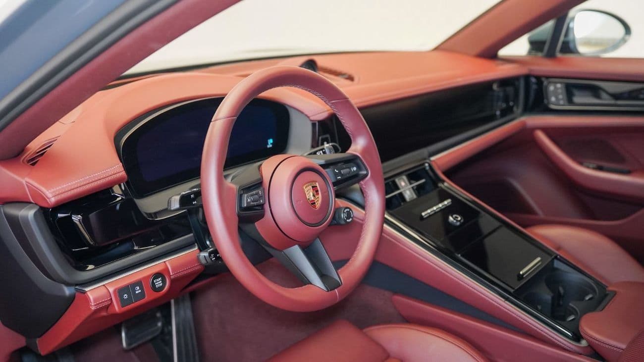 2026 Porsche Panamera STANDARD thumbnail 4