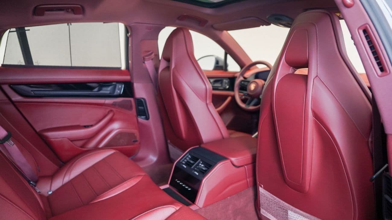2026 Porsche Panamera STANDARD thumbnail 5