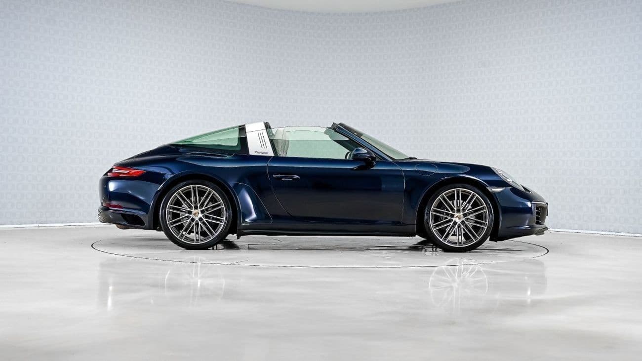 2017 Porsche 911 TARGA 4 thumbnail 3