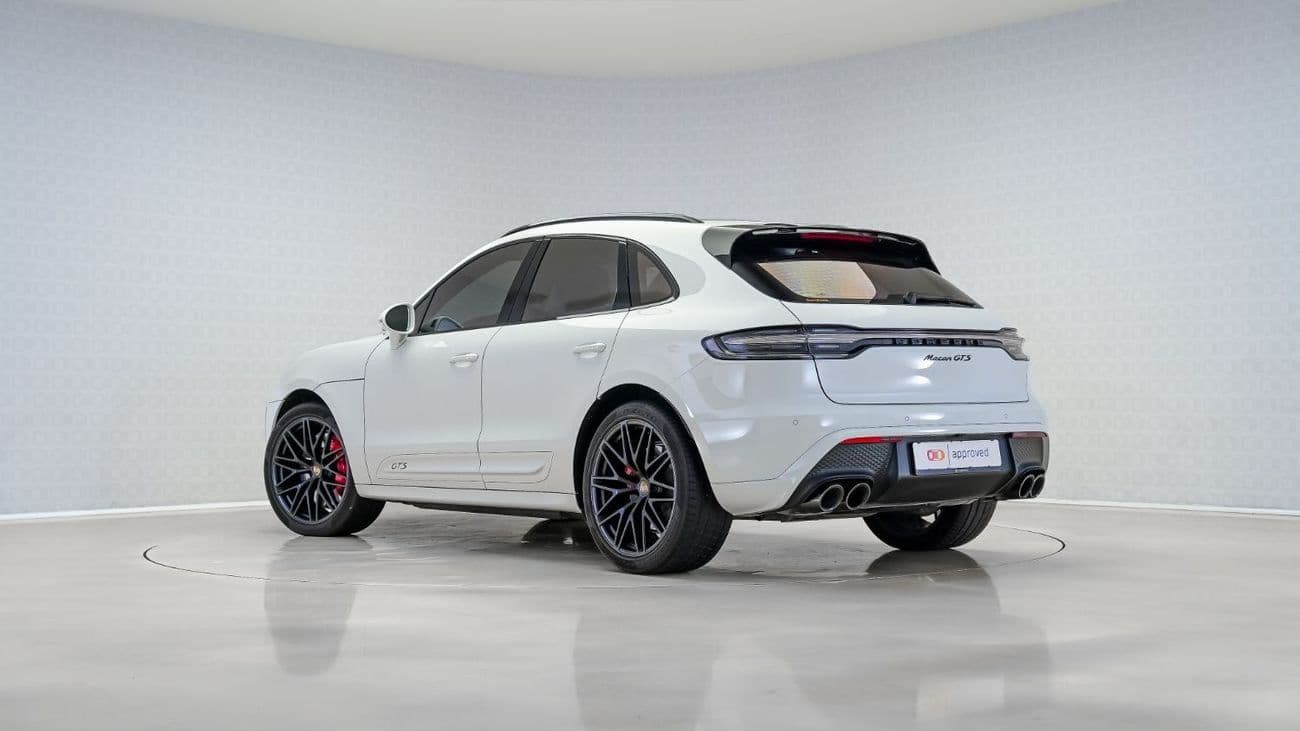 2025 Porsche Macan GTS thumbnail 2