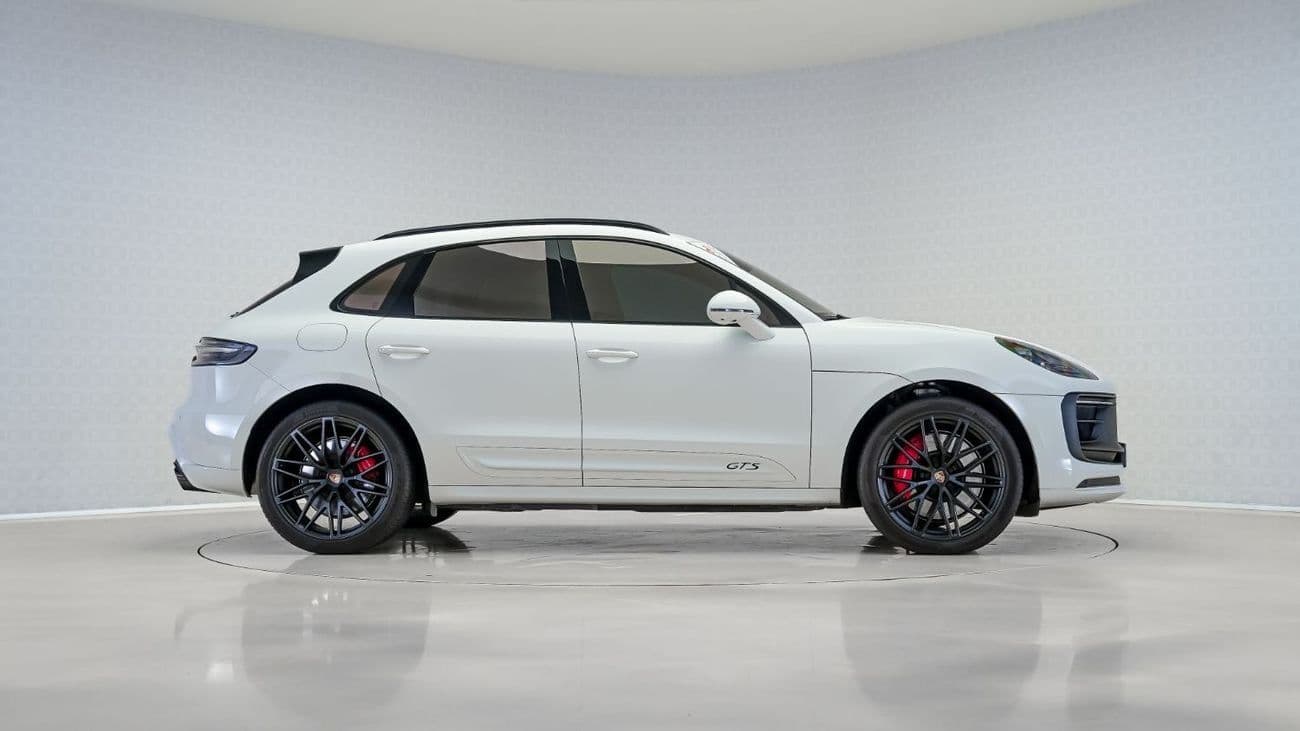 2025 Porsche Macan GTS thumbnail 3