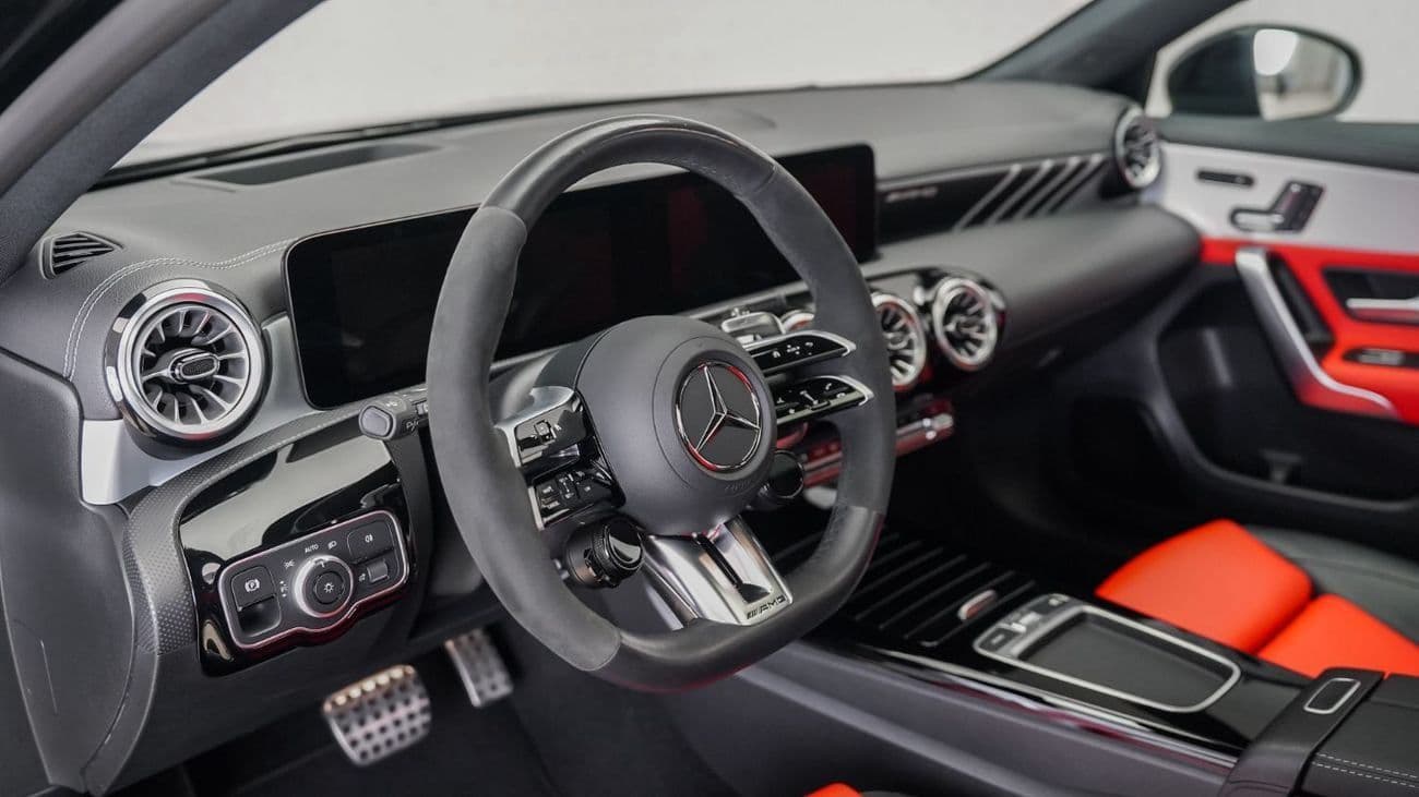 2025 Mercedes Benz A35 AMG 4MATIC PREMIUM PLUS thumbnail 5