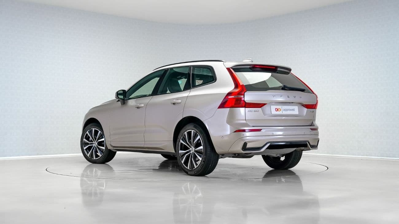 2024 Volvo XC60 B5 Ultimate Dark thumbnail 2