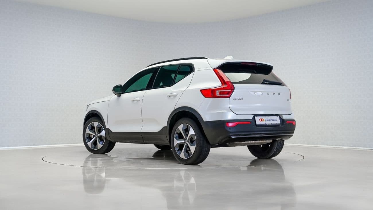 2024 Volvo XC40 thumbnail 2