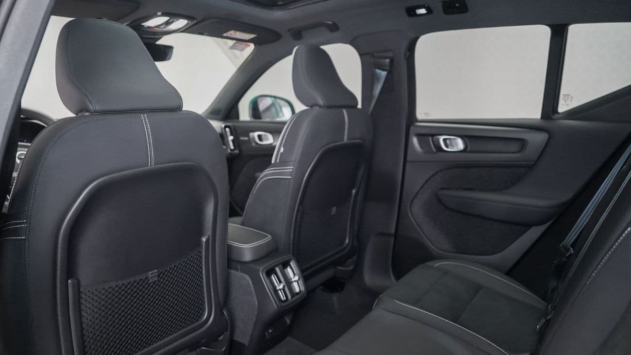 2024 Volvo XC40 thumbnail 6