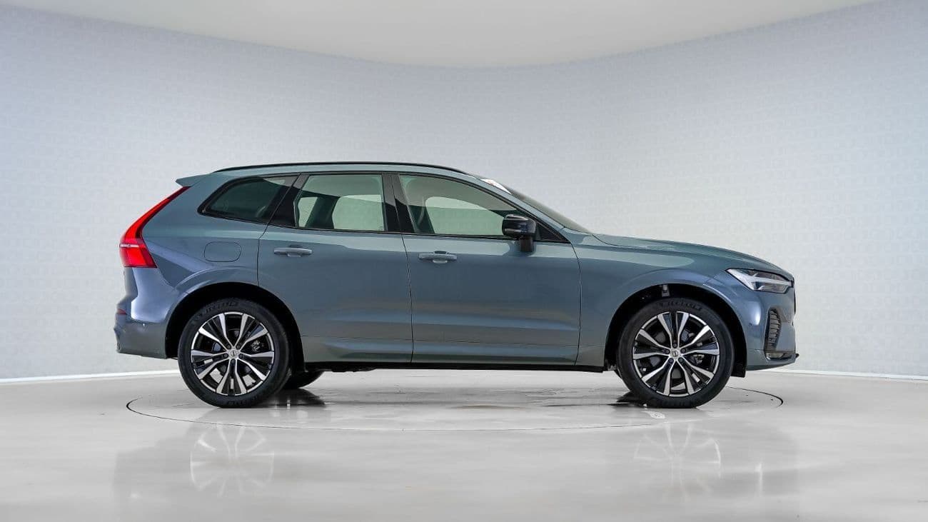 2024 Volvo XC60 B5 Ultimate Dark thumbnail 3