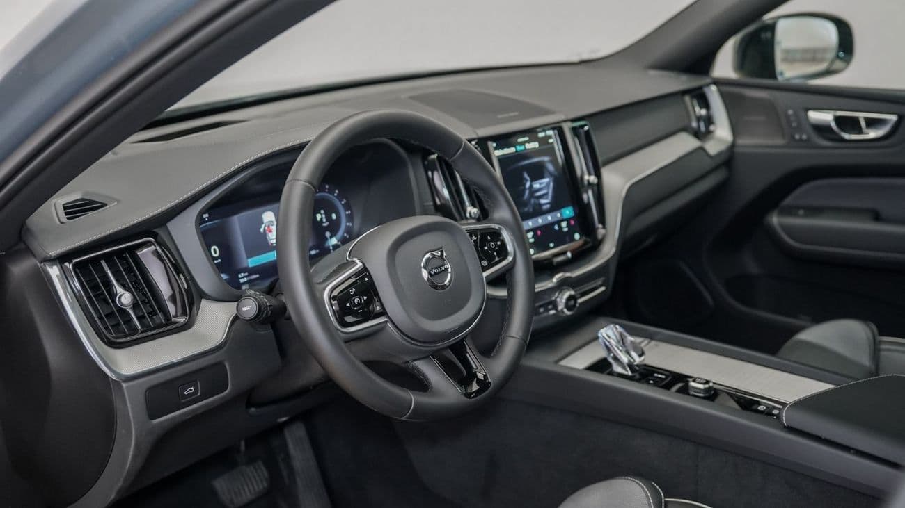 2024 Volvo XC60 B5 Ultimate Dark thumbnail 5