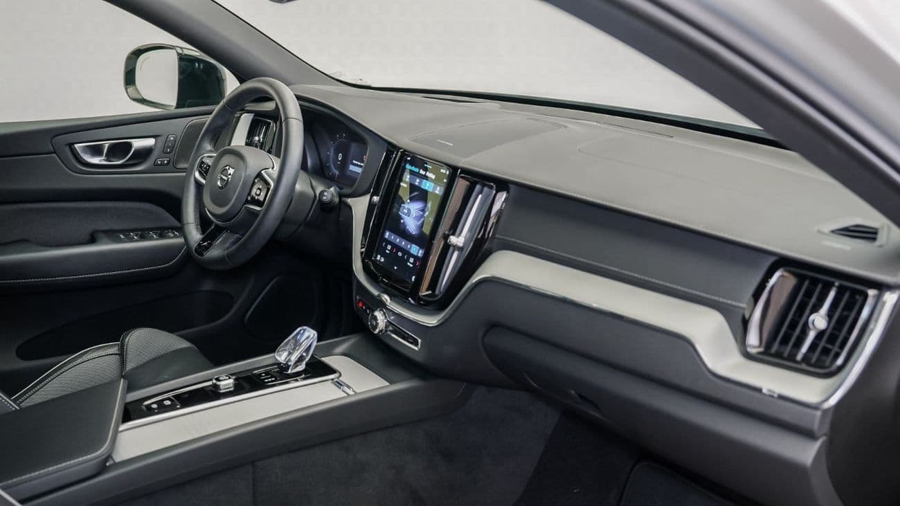 2024 Volvo XC60 5 Ultimate Dark thumbnail 7