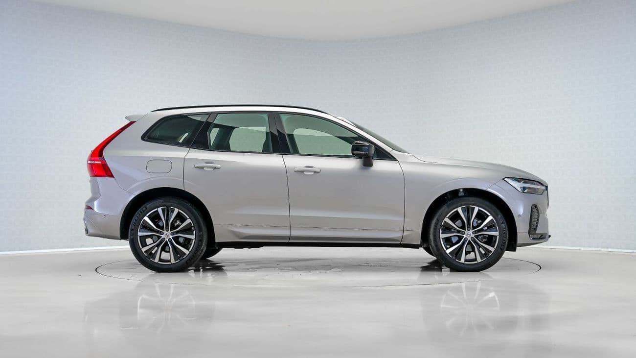 2024 Volvo XC60 5 Ultimate Dark thumbnail 3