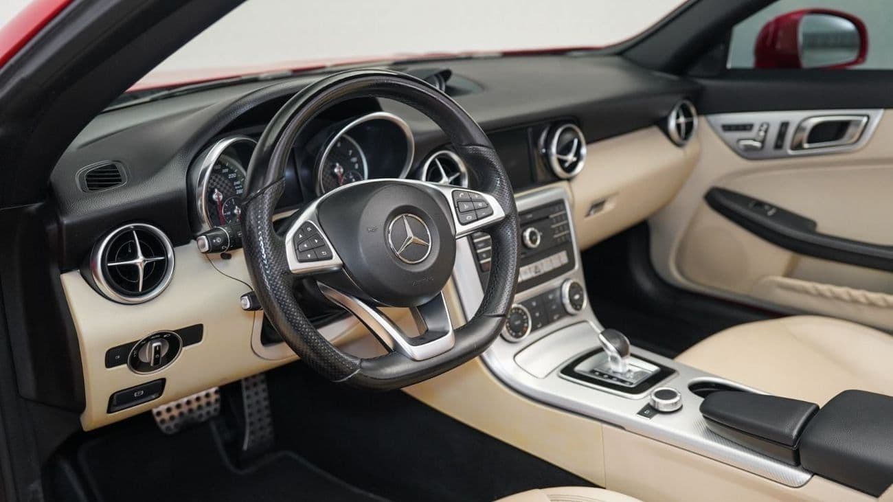 2017 Mercedes Benz SLC200 STANDARD thumbnail 4