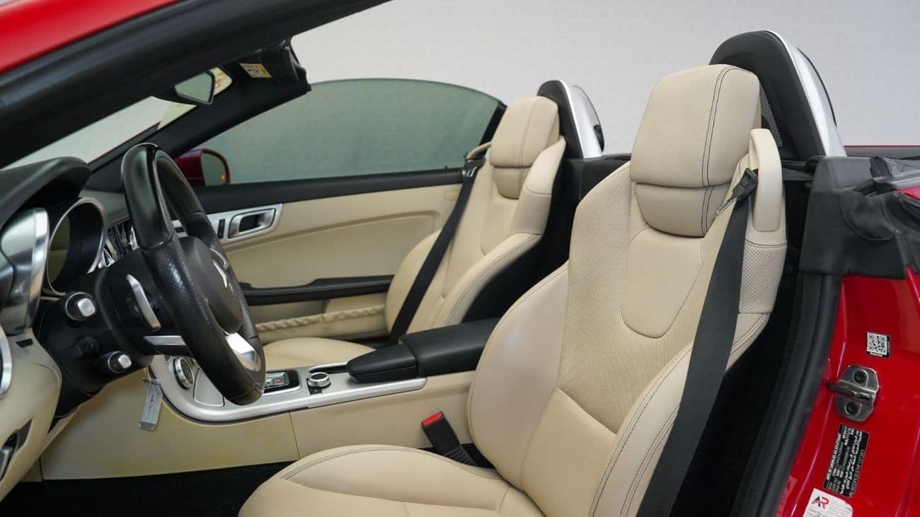 2017 Mercedes Benz SLC200 STANDARD thumbnail 5