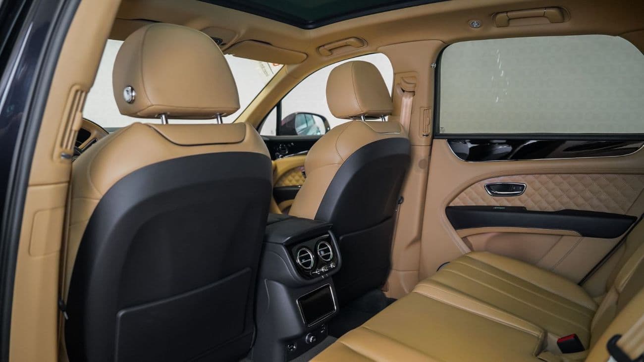 2021 Bentley Bentayga STANDARD thumbnail 6