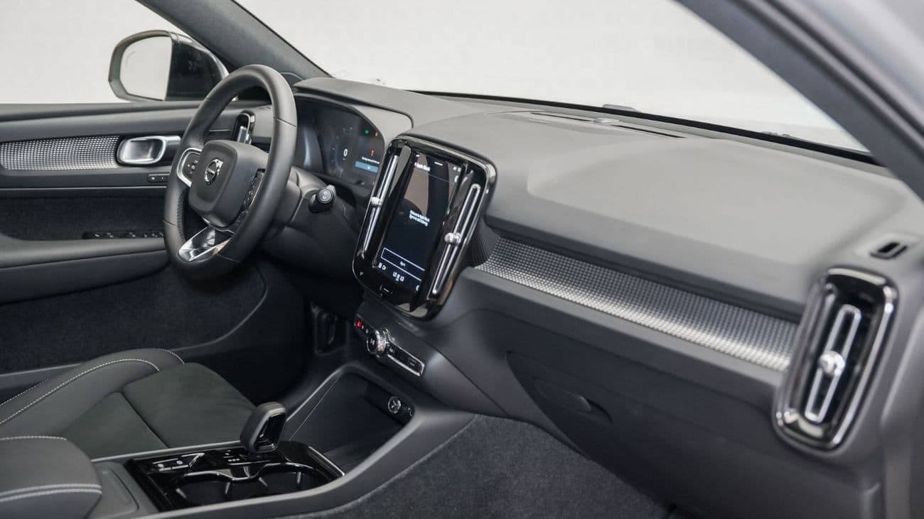 2024 Volvo XC40 B4 Ultimate Dark thumbnail 7