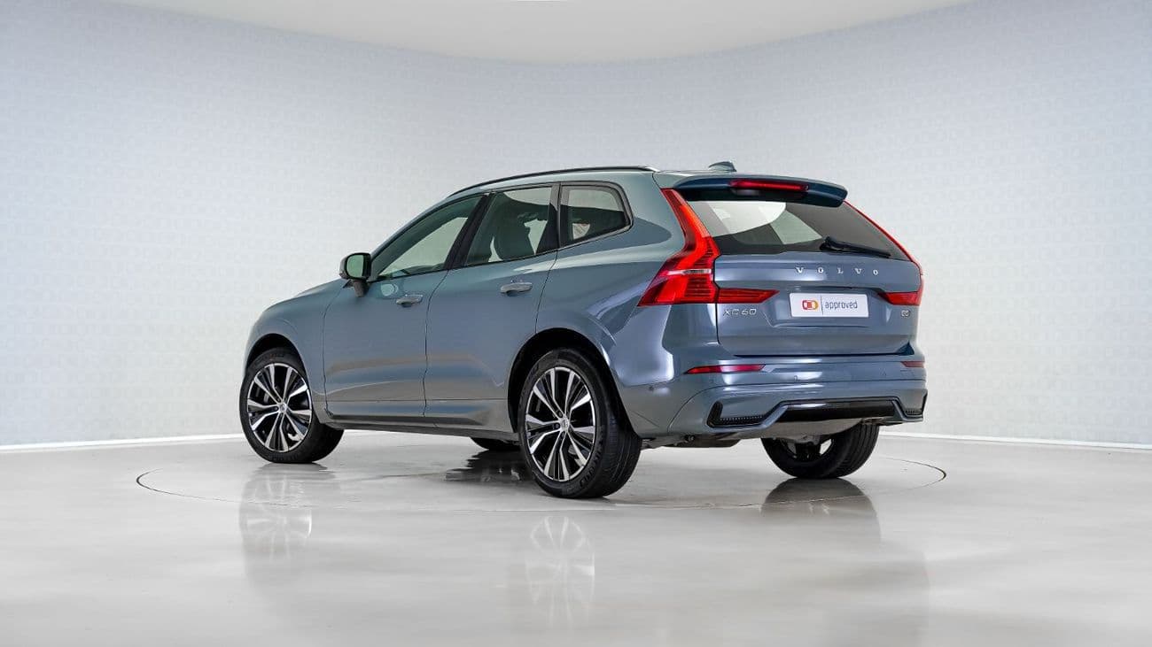 2024 Volvo XC60 B5 Ultimate Dark thumbnail 2