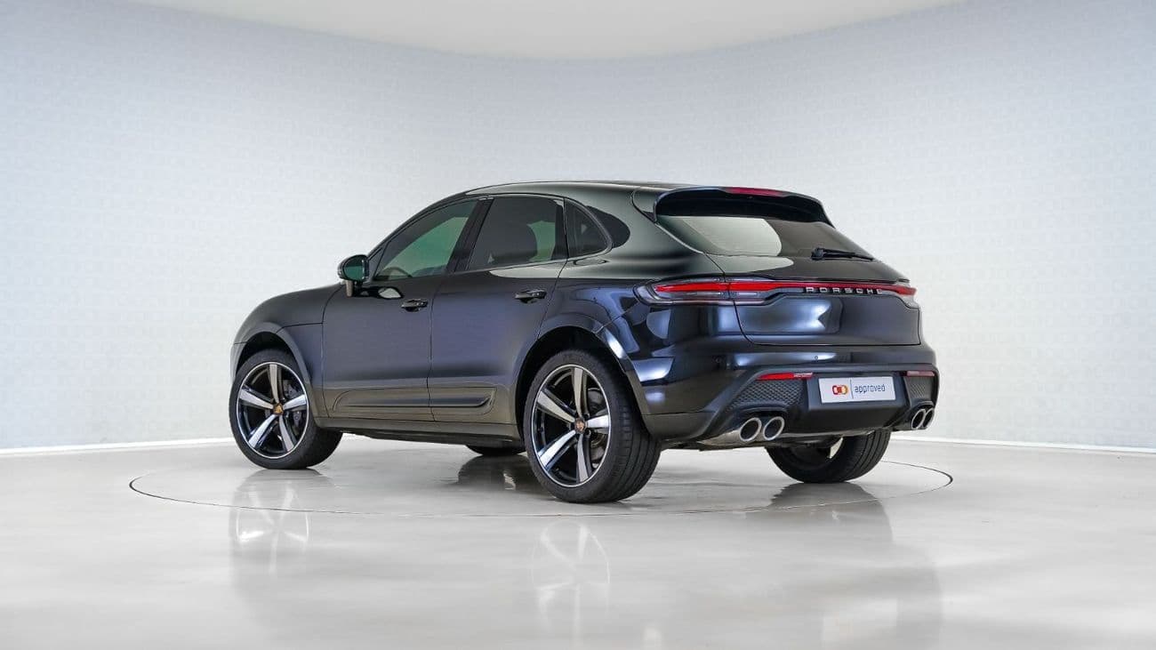 2023 Porsche Macan STANDARD thumbnail 2