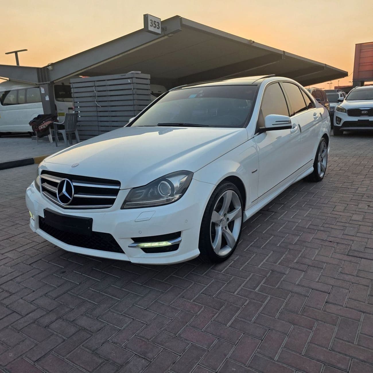 2014 Mercedes Benz C200 AVANTGARDE SPORTS thumbnail 3