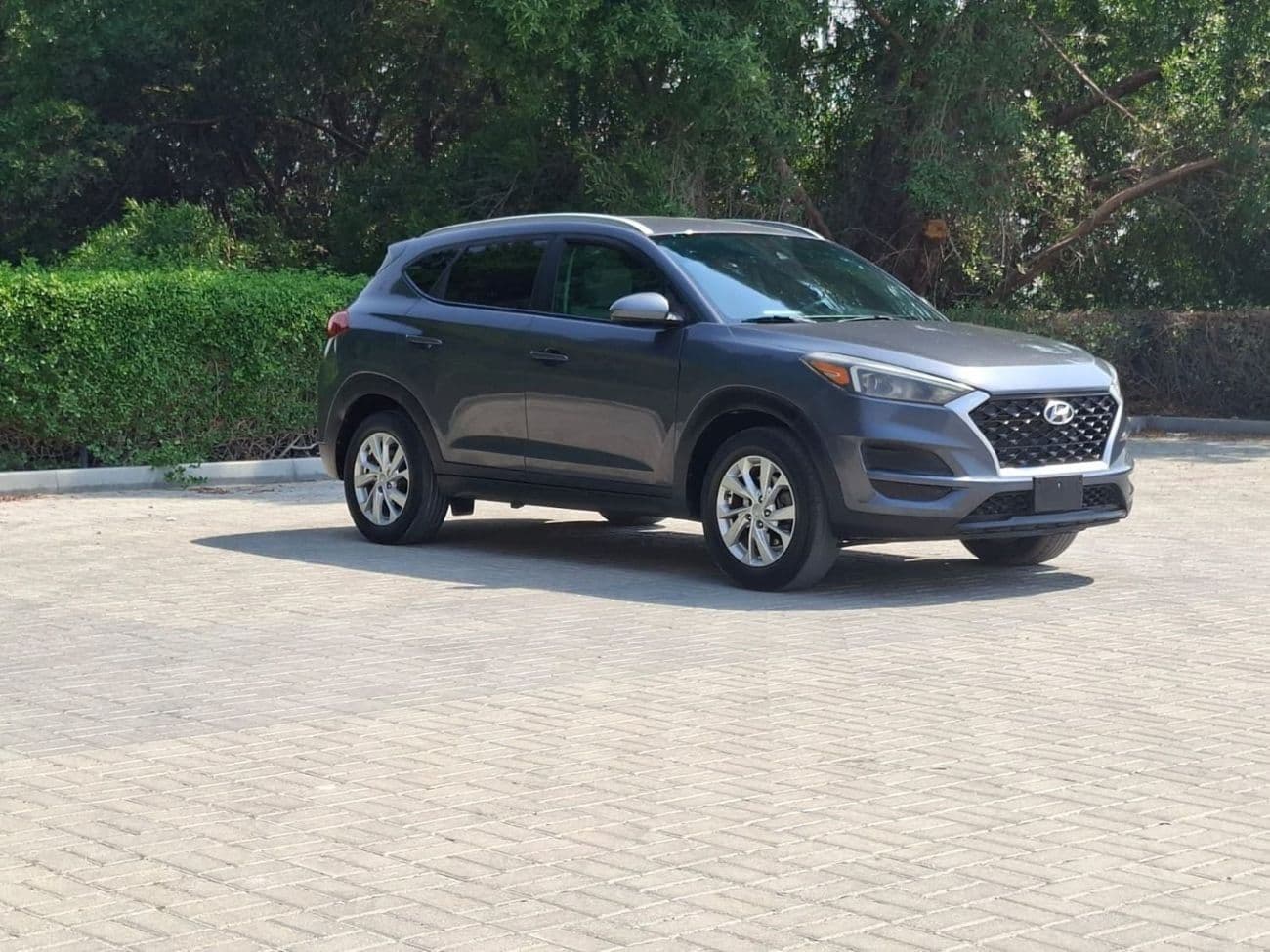 2019 Hyundai Tucson GL MID thumbnail 2