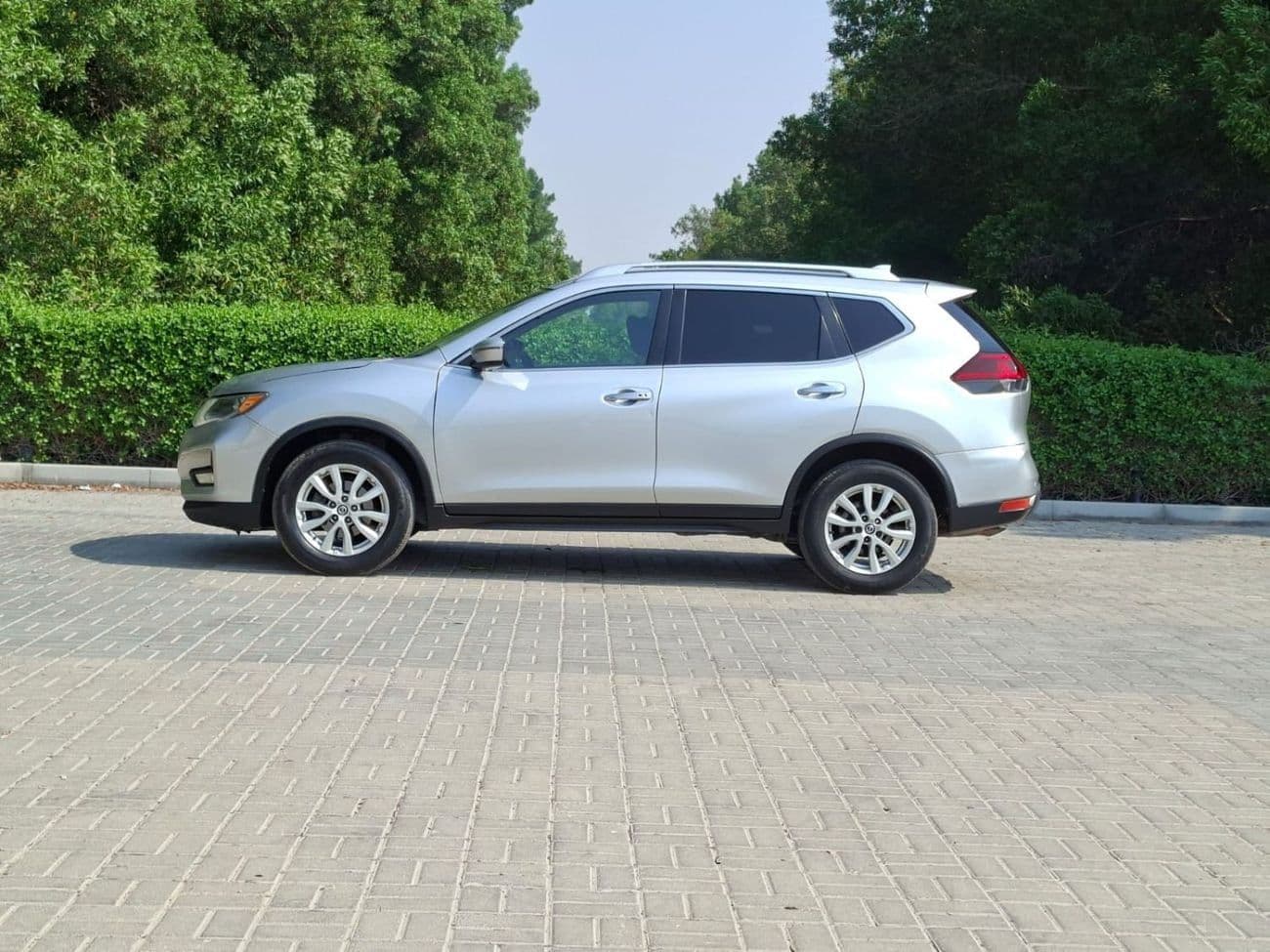 2020 Nissan Rogue SV thumbnail 7