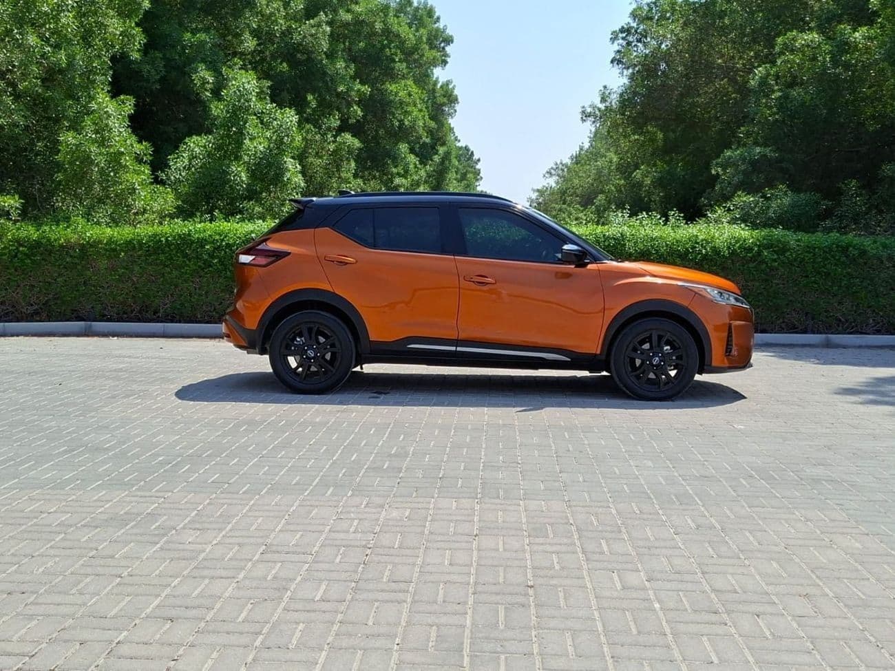 2024 Nissan Kicks SL thumbnail 6