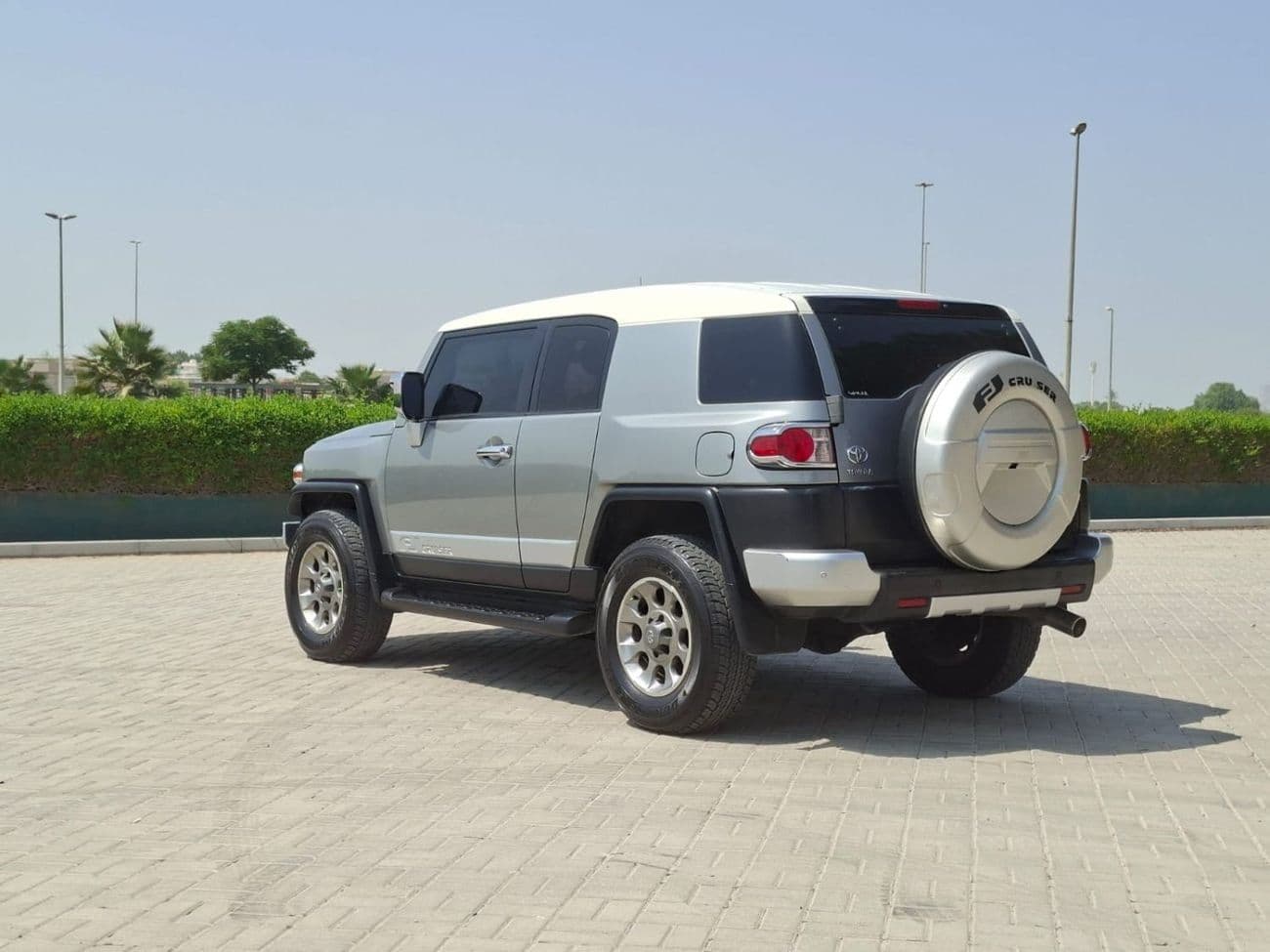 2011 Toyota FJ Cruiser TOP thumbnail 7