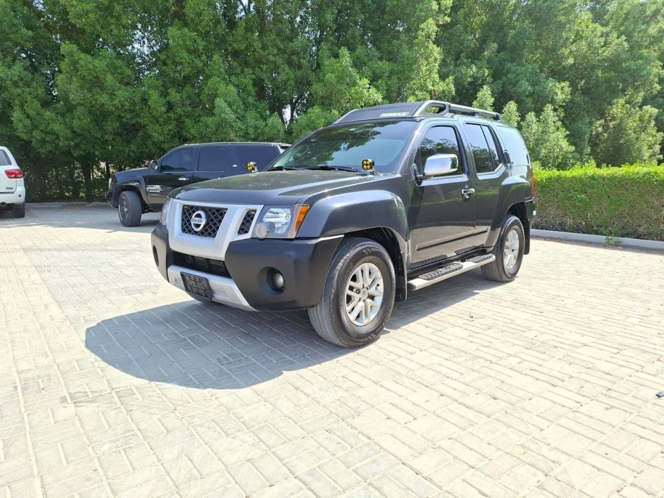 2015 Nissan X Terra S thumbnail 4