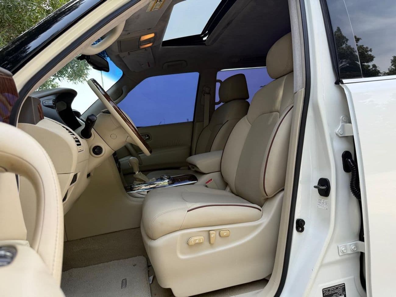 2016 Nissan Patrol LE PLATINUM thumbnail 2