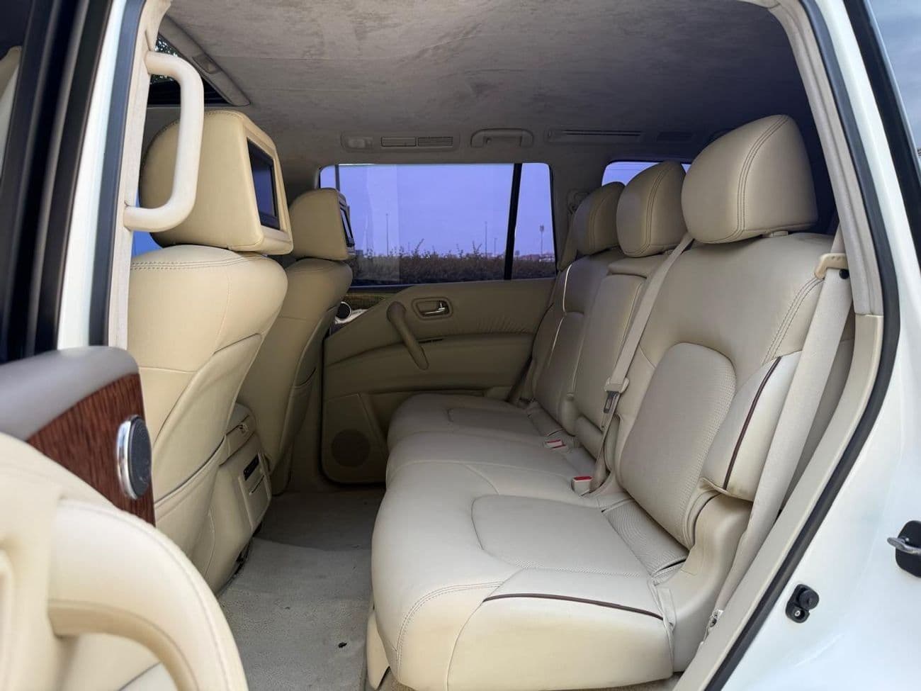 2016 Nissan Patrol LE PLATINUM thumbnail 4