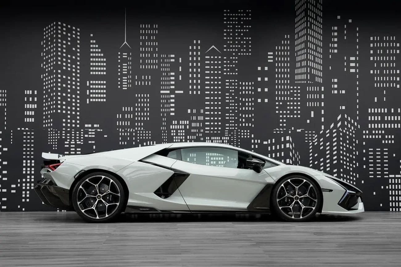 2026 Lamborghini Revuelto STANDARD thumbnail 8