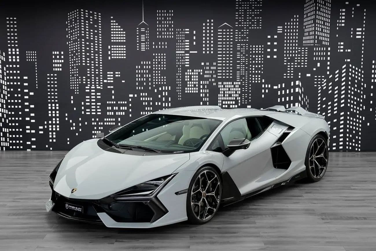 2026 Lamborghini Revuelto STANDARD