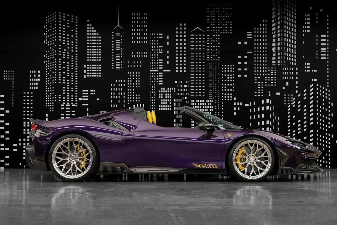 2025 Ferrari SF90 SPIDER thumbnail 6