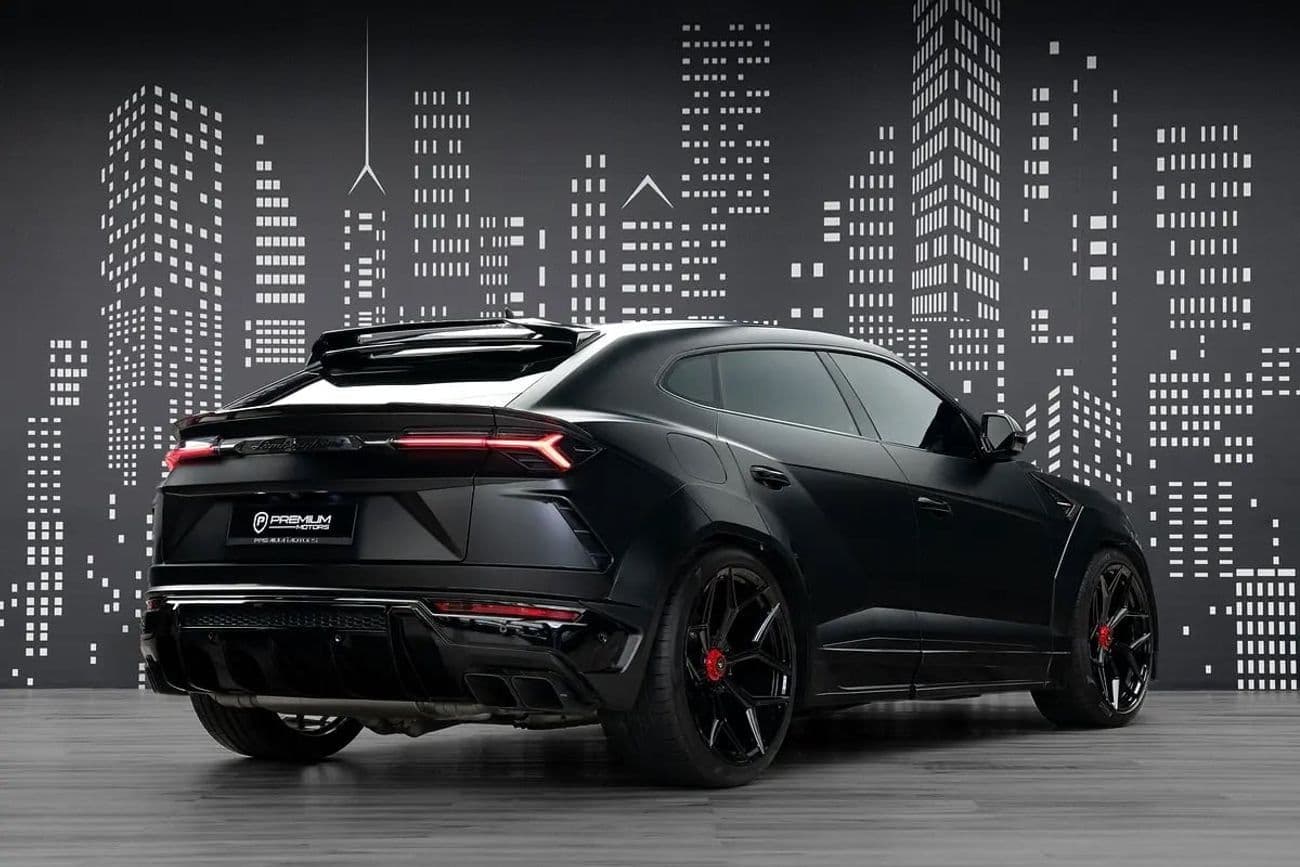 2022 Lamborghini Urus STANDARD thumbnail 3