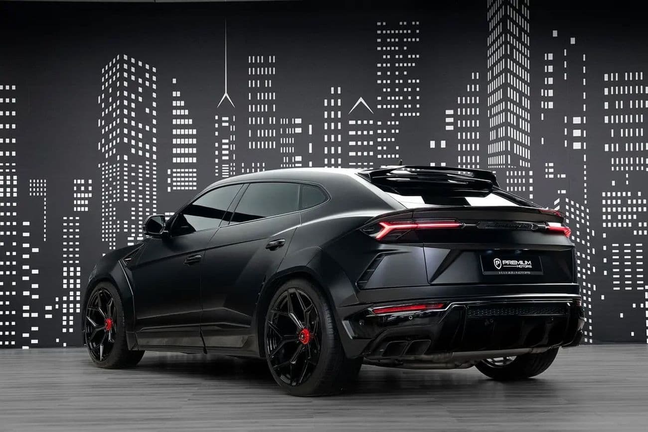 2022 Lamborghini Urus STANDARD thumbnail 5