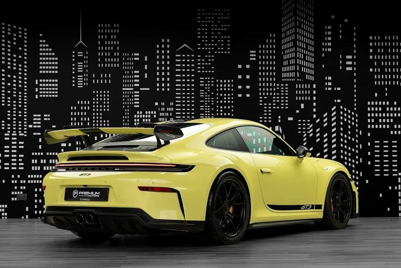 2025 Porsche 911 GT3 thumbnail 2
