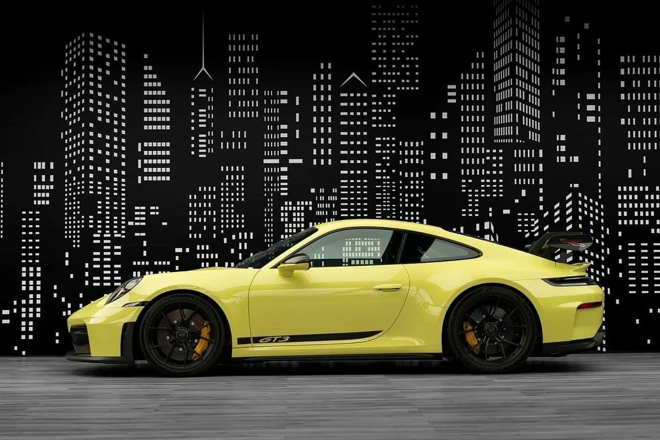 2025 Porsche 911 GT3 thumbnail 8