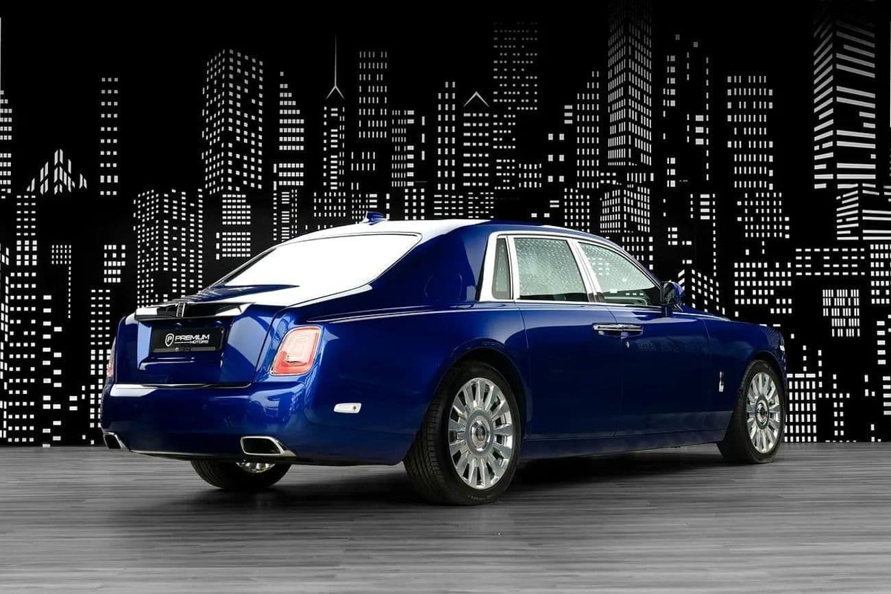 2019 Rolls Royce Phantom STANDARD thumbnail 2