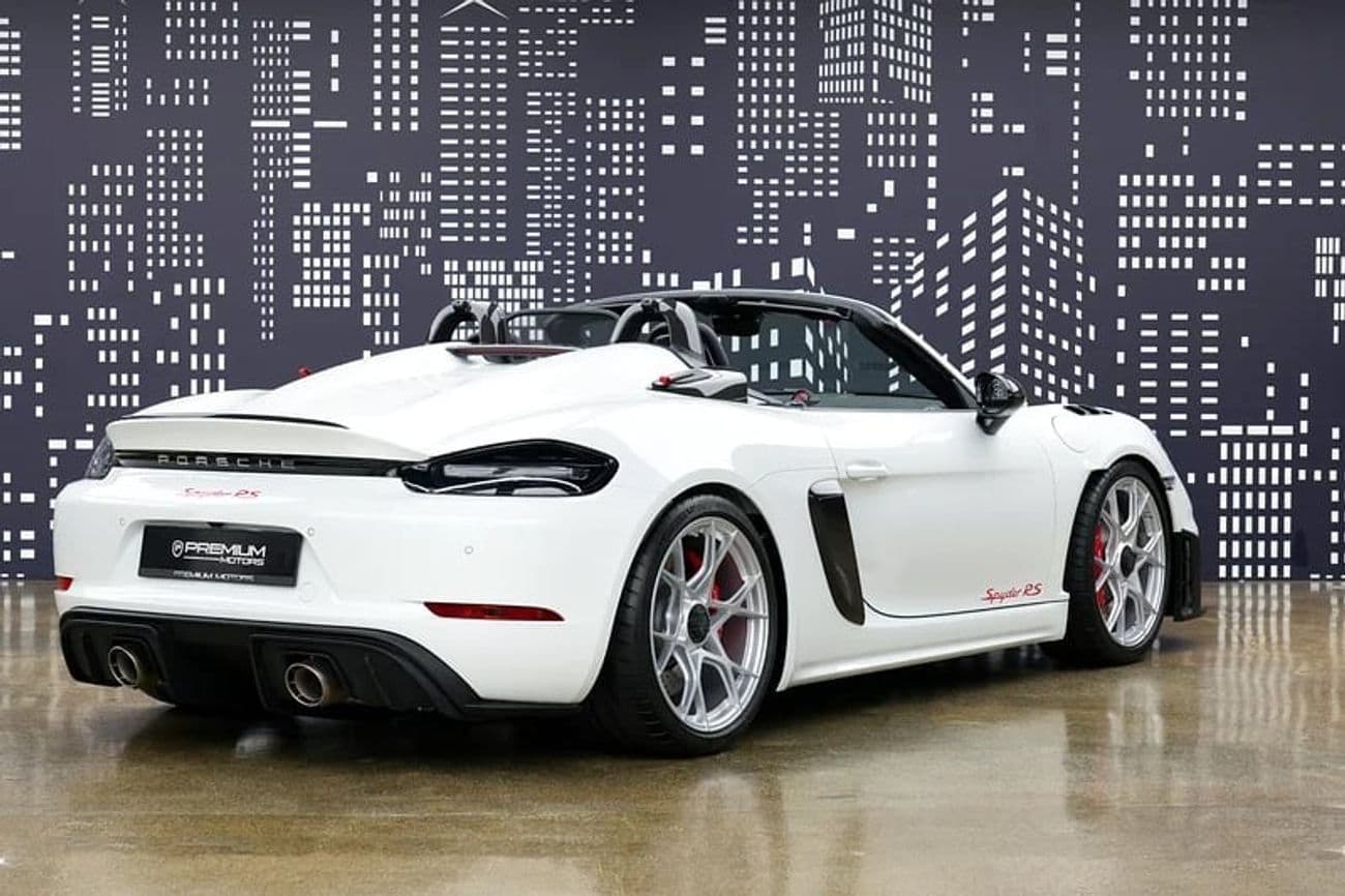 2024 Porsche 718 Spyder RS thumbnail 2