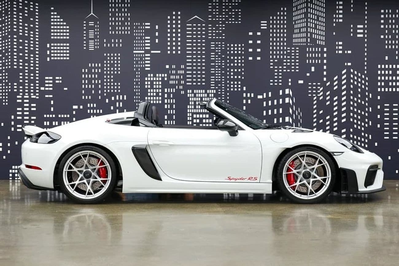 2024 Porsche 718 Spyder RS thumbnail 6