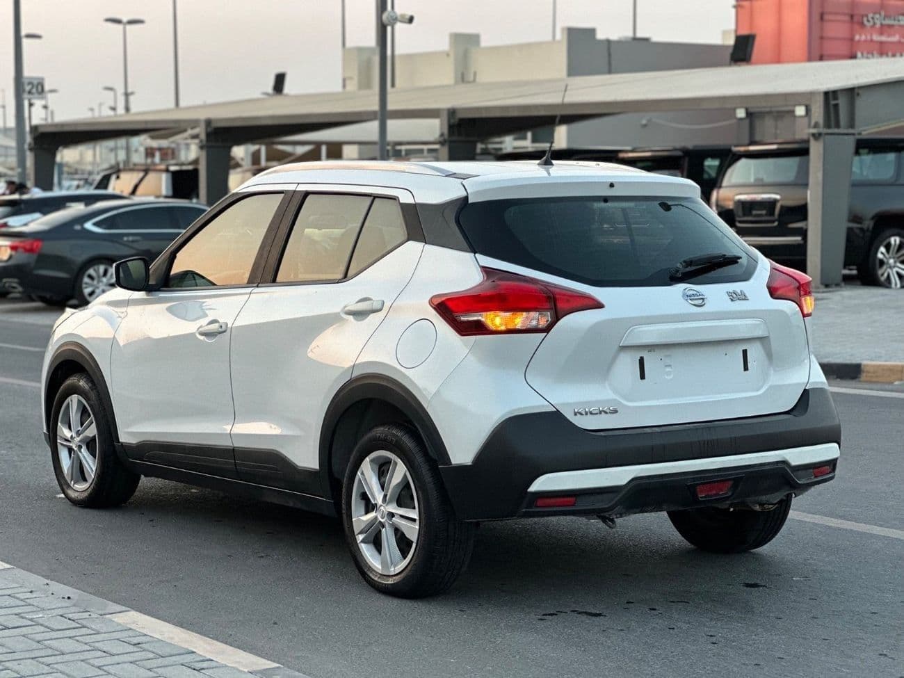 2020 Nissan Kicks SV thumbnail 6