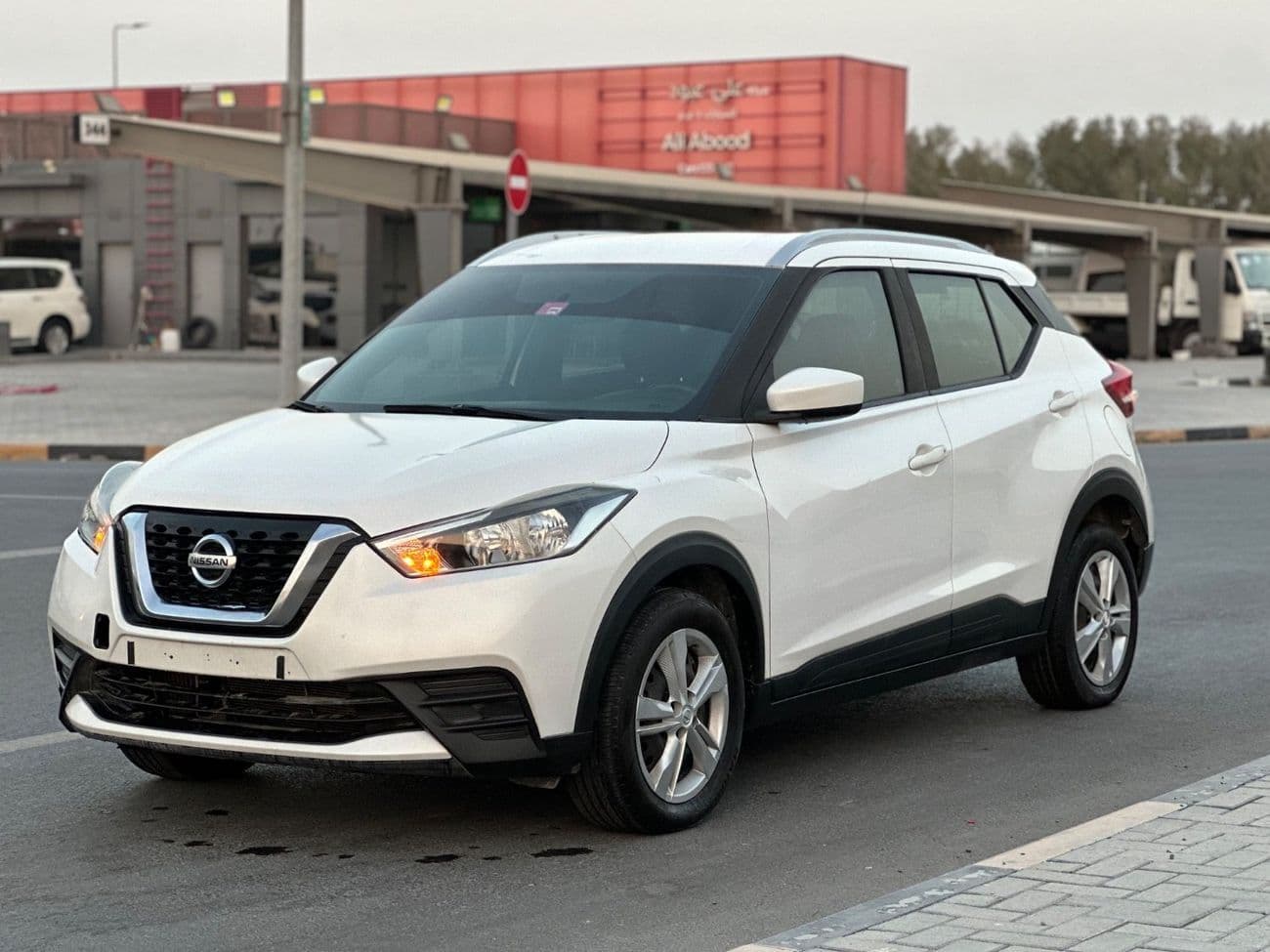 2020 Nissan Kicks SV thumbnail 4