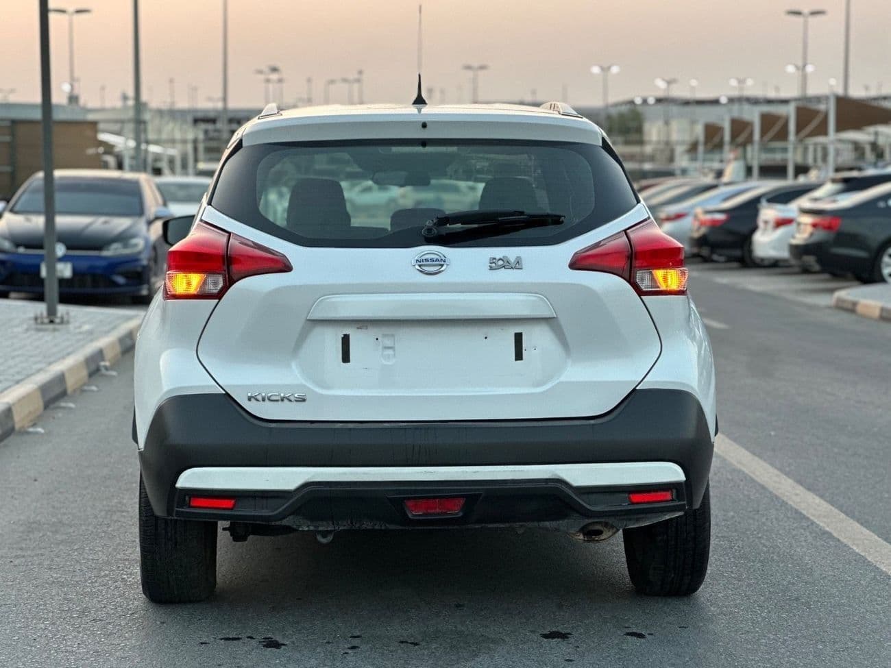 2020 Nissan Kicks SV thumbnail 2