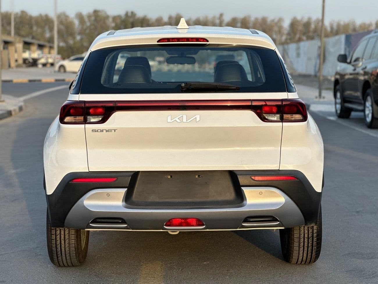 2023 Kia Sonet LX thumbnail 2