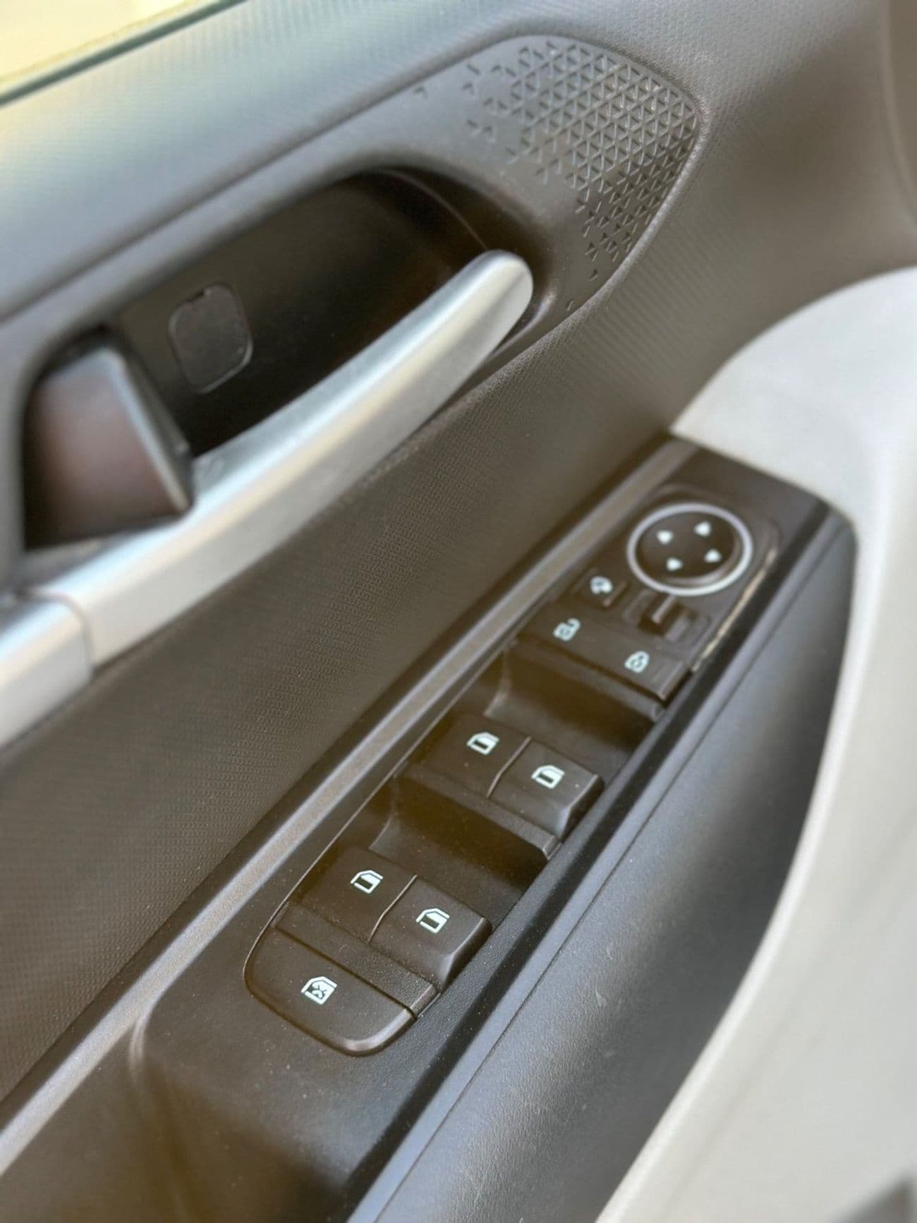 2023 Kia Sonet LX thumbnail 3