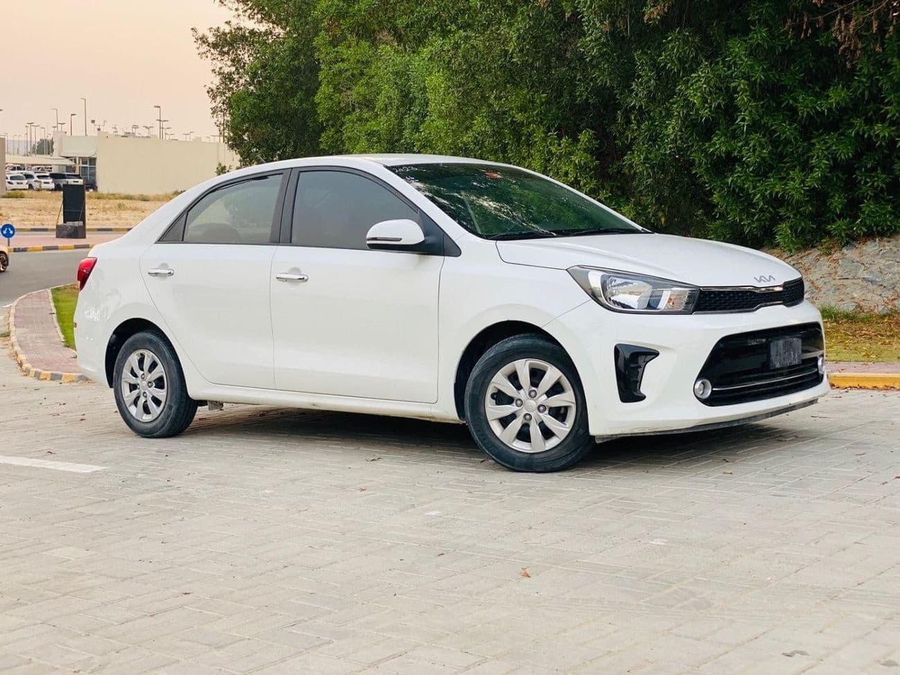 2023 Kia Pegas EX thumbnail 2