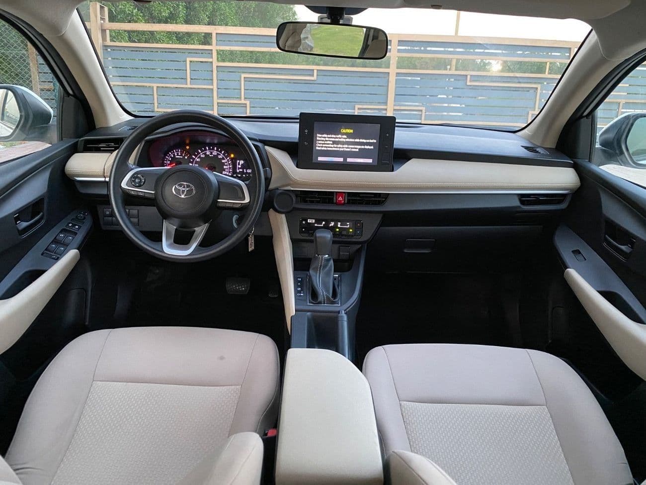 2023 Toyota Yaris E thumbnail 7