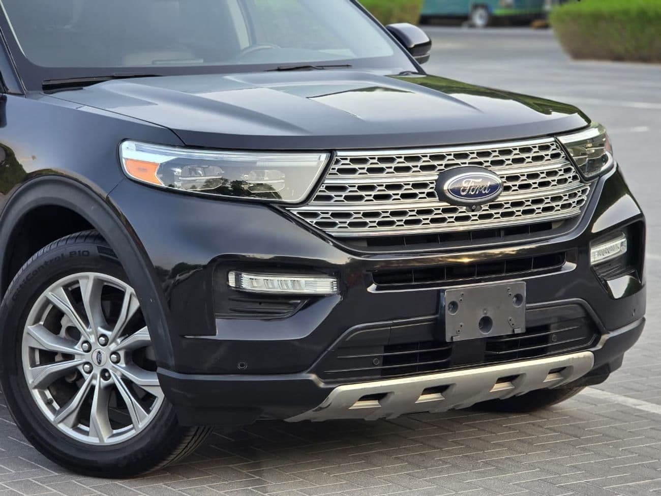2021 Ford Explorer LIMITED thumbnail 4