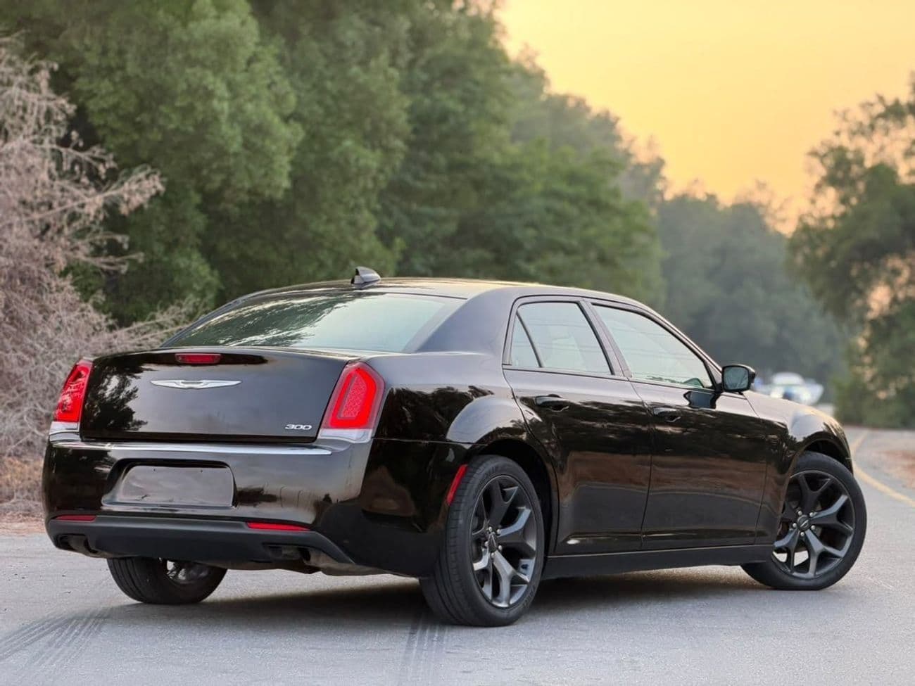 2021 Chrysler 300s thumbnail 4