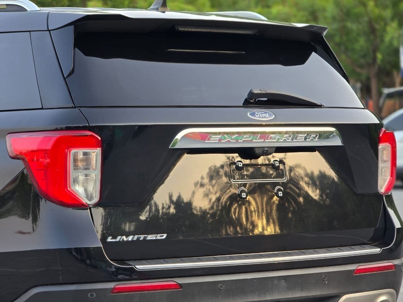 2021 Ford Explorer LIMITED thumbnail 8