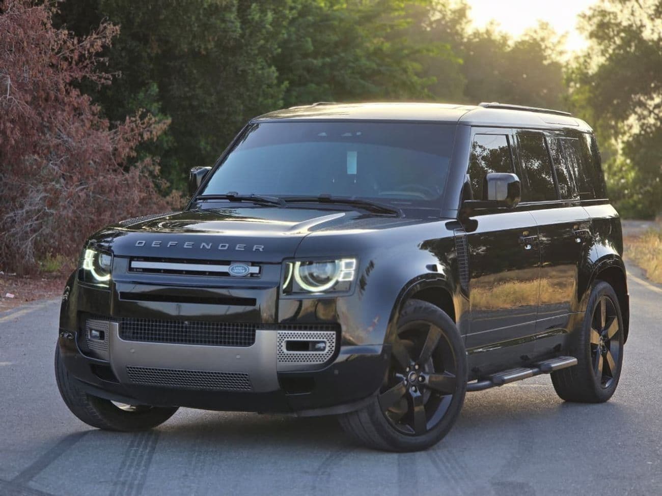 2025 Land Rover Defender 110 HSE P400 thumbnail 3