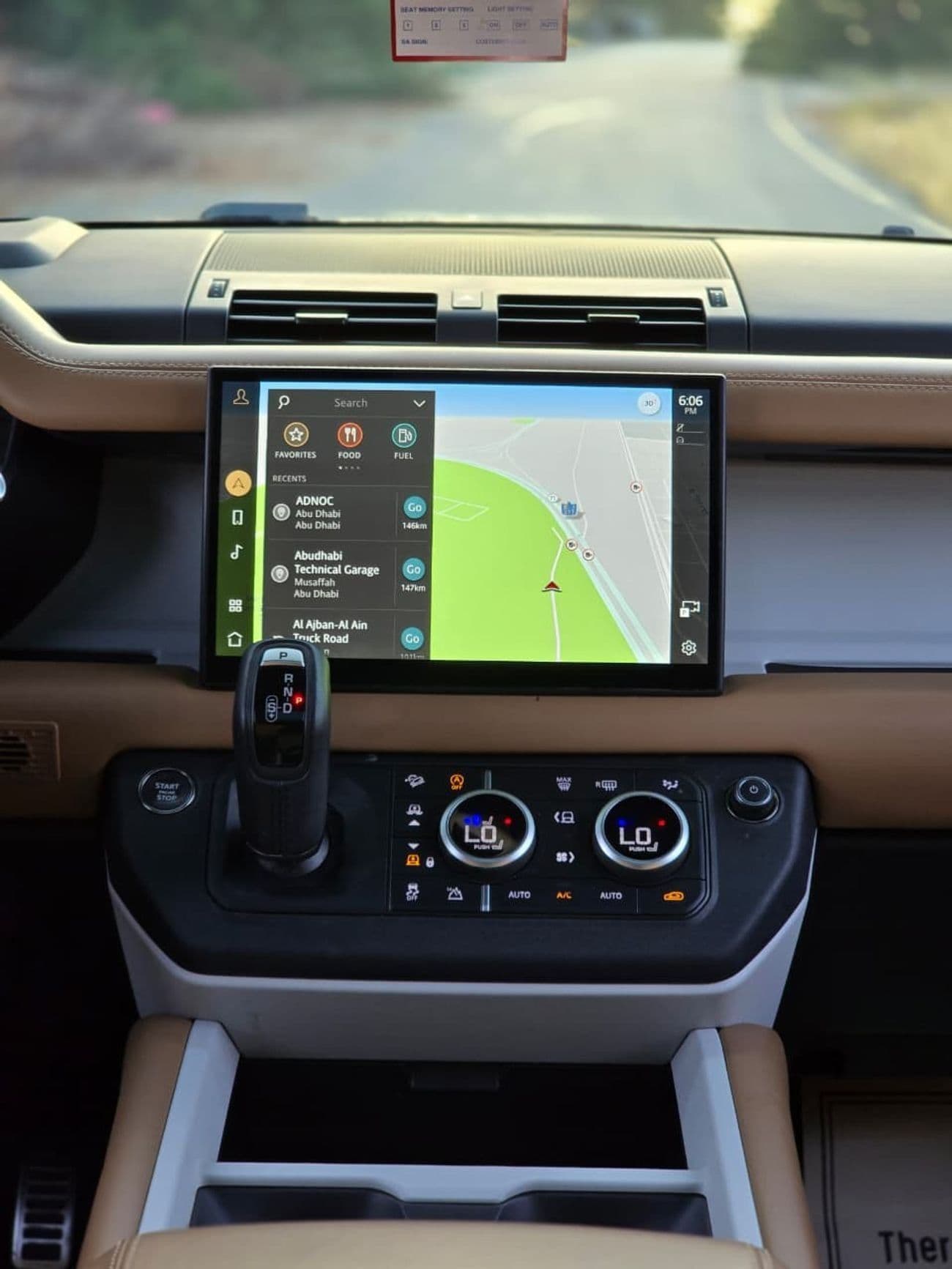 2025 Land Rover Defender 110 HSE P400 thumbnail 8