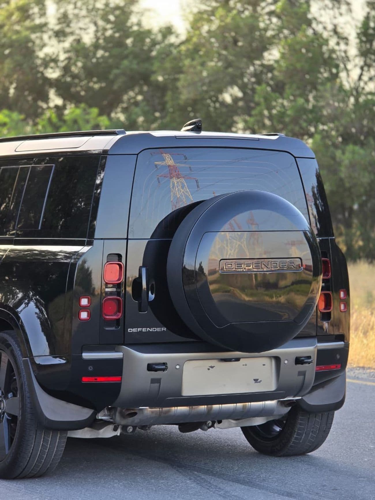 2025 Land Rover Defender 110 HSE P400 thumbnail 5